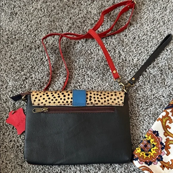 SORUKA CROSSBODY ❤️FINAL SALE❤️ - Picture 4 of 5